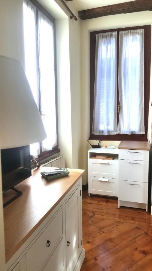 Monolocale In Centro A Verona Appartement Buitenkant foto