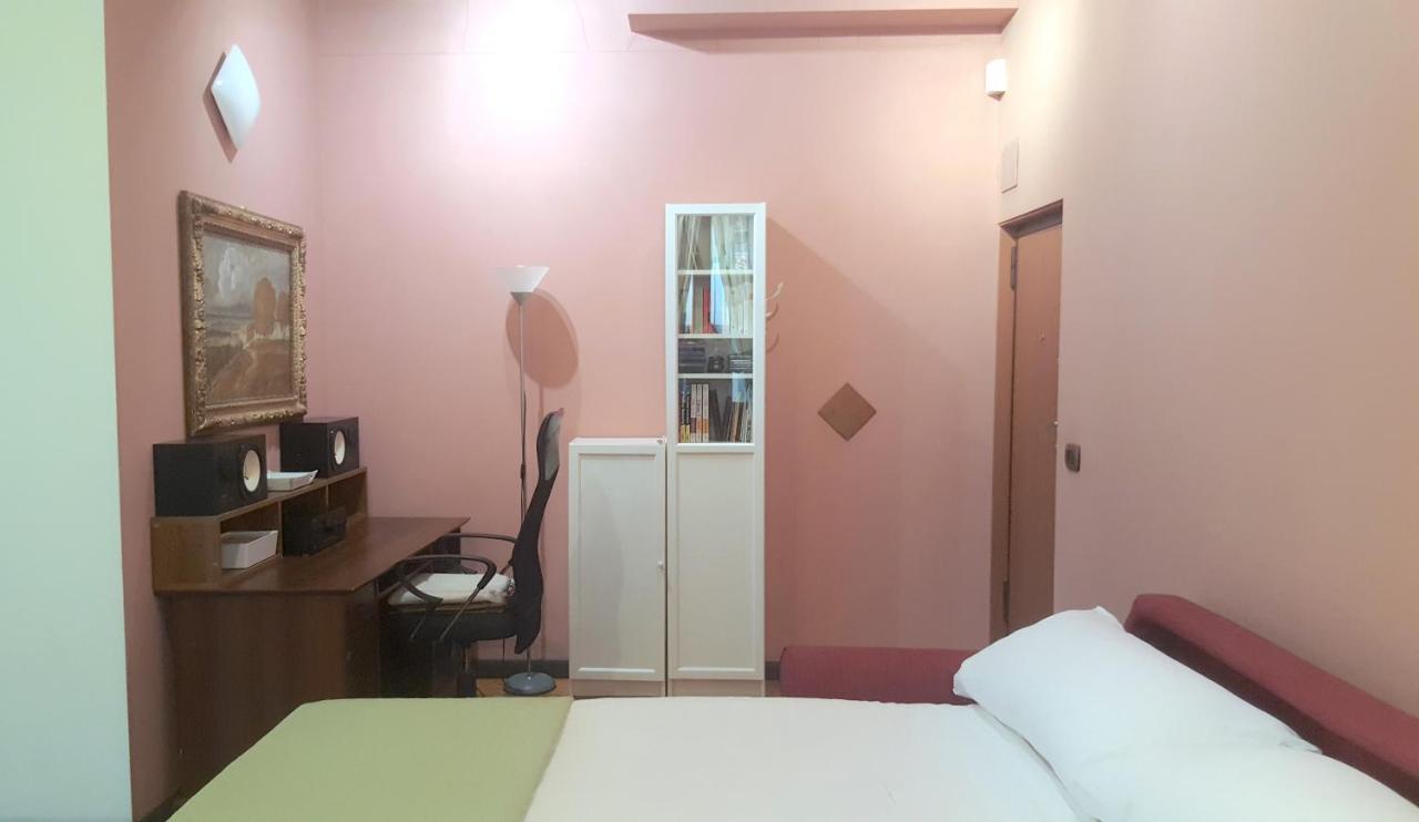 Monolocale In Centro A Verona Appartement Buitenkant foto