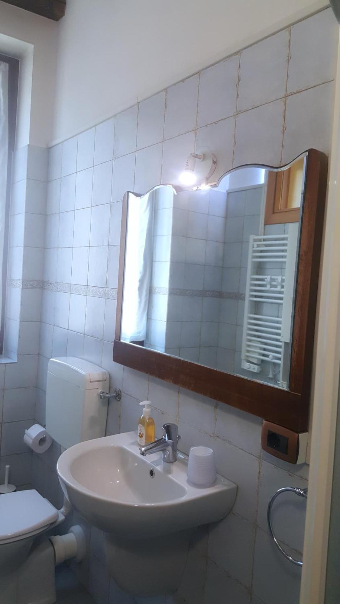Monolocale In Centro A Verona Appartement Buitenkant foto