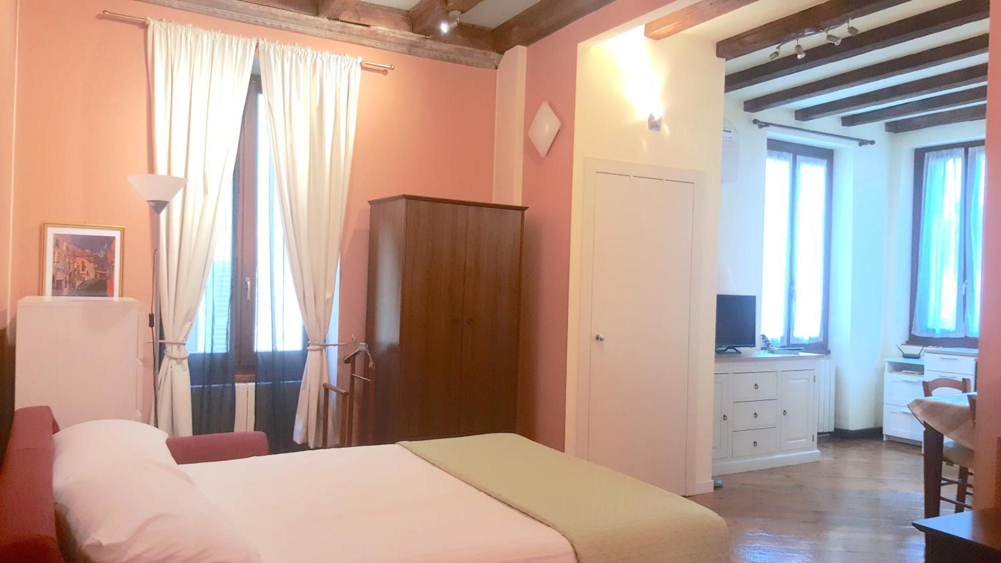 Monolocale In Centro A Verona Appartement Buitenkant foto