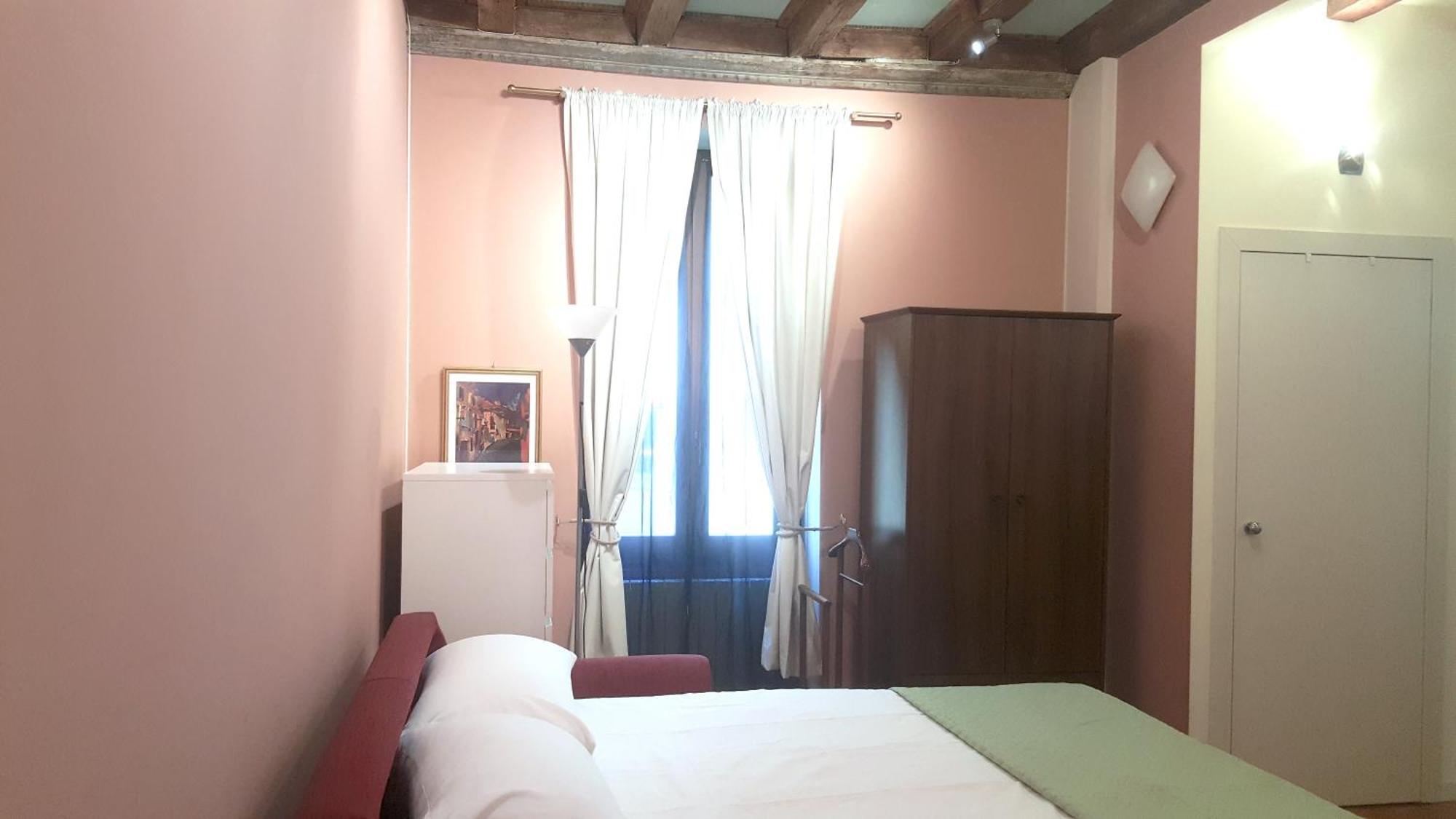 Monolocale In Centro A Verona Appartement Buitenkant foto